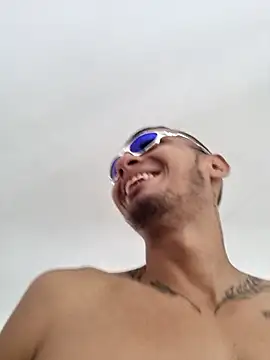 DrakeVega online show from October 4, 2025, 4:27 pm