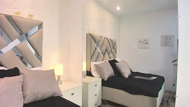 raquell moore online show from November 25, 2025, 12:49 pm