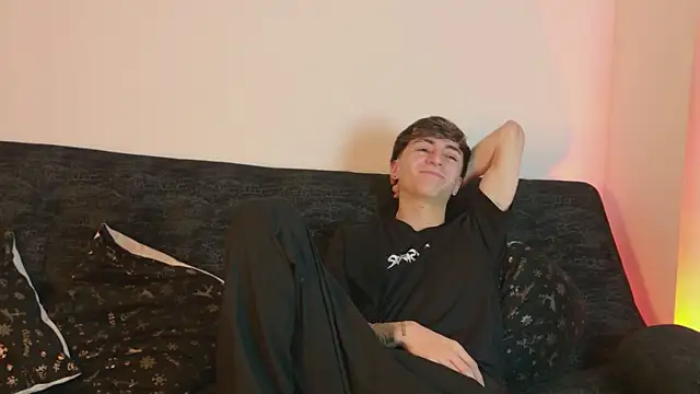 Snapshot of ethan_and_ava chatting on February 13, 2026, 2:40 am ethan and ava online show from February 13, 2026, 2:40 am