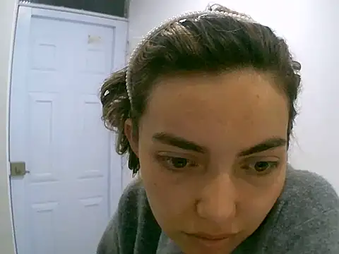 VittoriaTaylor online show from June 8, 2026, 1:28 am