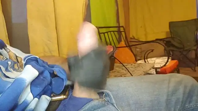 bwcbeat83 online show from February 13, 2026, 1:23 am