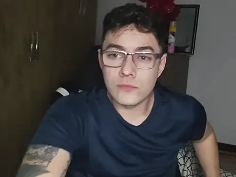 Dyllan   online show from October 12, 2025, 2:21 am