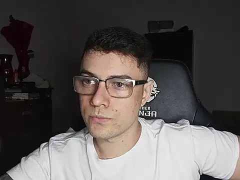 Dyllan   online show from October 20, 2025, 2:39 pm