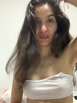 Bella still online show from October 16, 2025, 1:23 pm