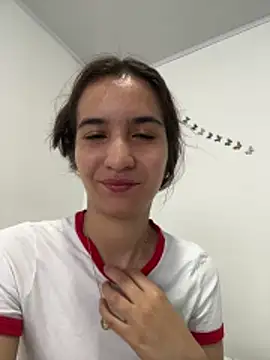 Bella still online show from February 22, 2026, 1:42 pm