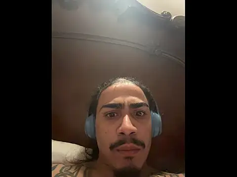 Snapshot of jamesx14877 chatting on November 10, 2025, 5:39 am jamesx14877 online show from November 10, 2025, 5:39 am