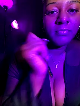 xoxoHotCoCo online show from November 19, 2025, 3:17 am