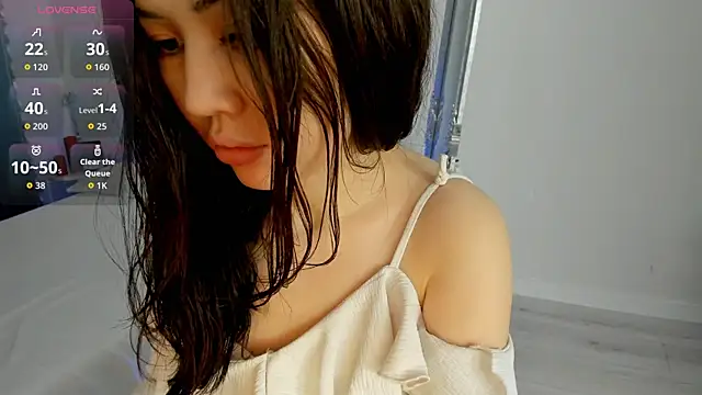 novaaskyy online show from November 19, 2025, 1:22 pm