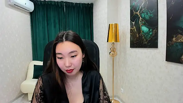 AnnaReyla online show from February 6, 2025, 4:14 pm