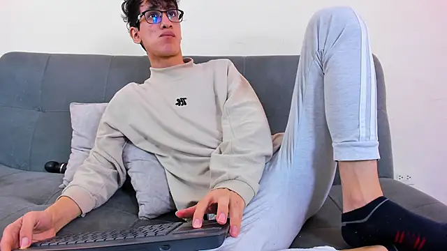 Cum hunters online show from April 9, 2026, 6:19 am