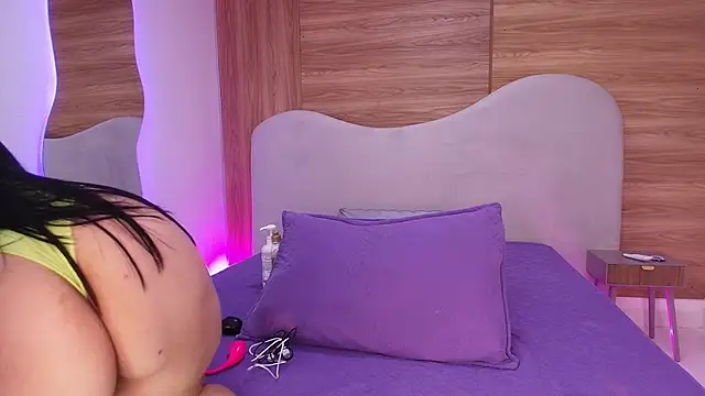 Auroraa miller online show from March 20, 2026, 3:11 am