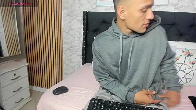 stefany pablo1 online show from February 25, 2025, 12:34 pm