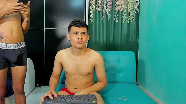 Snapshot of CoupleTwink12 chatting on February 26, 2025, 7:27 pm CoupleTwink12 online show from February 26, 2025, 7:27 pm