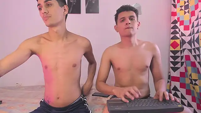 CoupleTwink12 online show from February 27, 2026, 7:36 pm