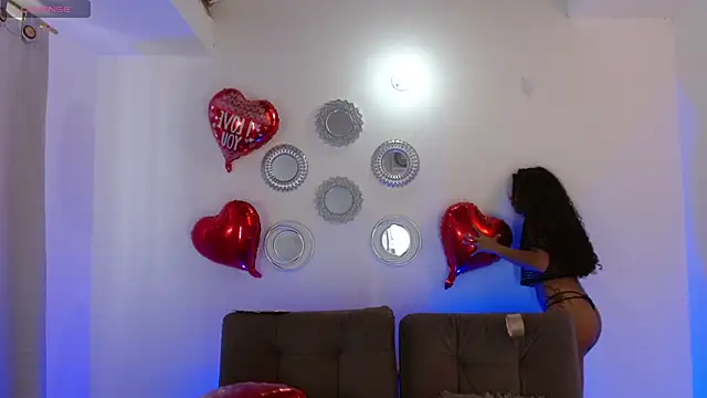 lucie petite online show from February 12, 2025, 6:40 pm