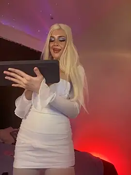  TiffanyCo  online show from November 25, 2025, 10:37 am