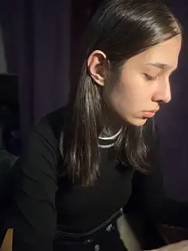 mollyEXD online show from November 20, 2025, 1:33 pm