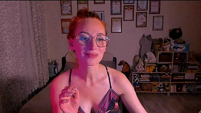 red rocco online show from March 7, 2025, 6:22 pm