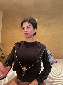 Snapshot of Rosariolovex chatting on February 7, 2025, 7:06 pm Rosariolovex online show from February 7, 2025, 7:06 pm