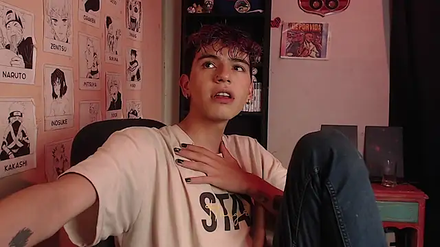 Snapshot of Mickey_Magic chatting on January 21, 2025, 4:10 am Mickey Magic online show from January 21, 2025, 4:10 am