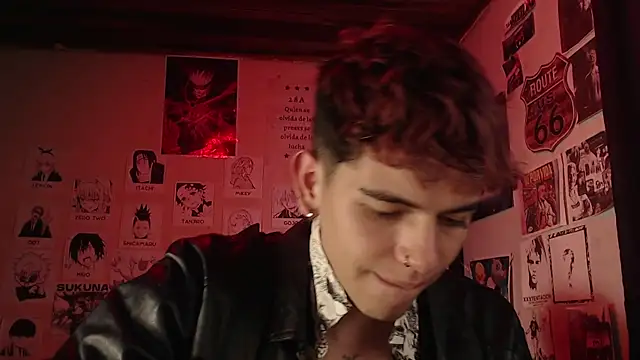 Snapshot of Mickey_Magic chatting on March 21, 2025, 4:17 am Mickey Magic online show from March 21, 2025, 4:17 am