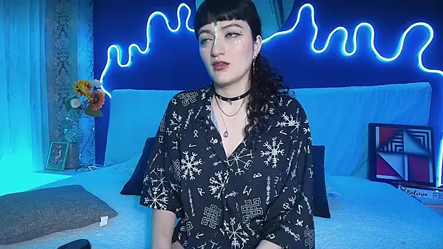 JeanneSabatier online show from April 4, 2026, 7:33 pm