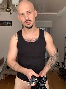 AssHunter4k online show from October 31, 2025, 9:10 am