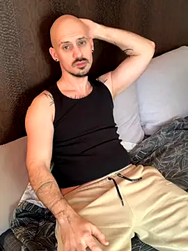 AssHunter4k online show from November 16, 2025, 8:20 am