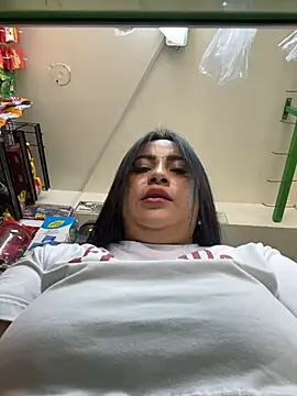 Miia Jazmin online show from December 19, 2025, 2:02 pm