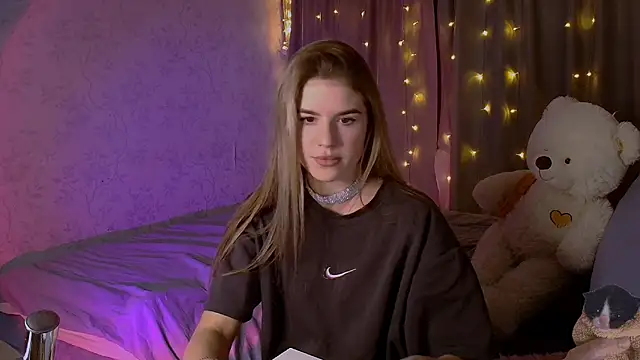 Melissa smith  online show from February 18, 2025, 10:25 pm