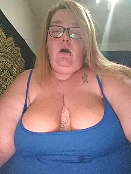 Snapshot of diosacurvy1984 chatting on November 18, 2025, 11:15 pm diosacurvy1984 online show from November 18, 2025, 11:15 pm