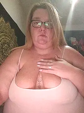 Snapshot of diosacurvy1984 chatting on November 20, 2025, 11:15 pm diosacurvy1984 online show from November 20, 2025, 11:15 pm