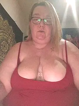 Snapshot of diosacurvy1984 chatting on November 22, 2025, 9:14 pm diosacurvy1984 online show from November 22, 2025, 9:14 pm