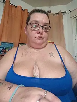 Snapshot of diosacurvy1984 chatting on December 16, 2025, 8:41 am diosacurvy1984 online show from December 16, 2025, 8:41 am