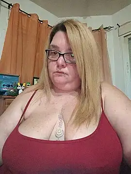 Snapshot of diosacurvy1984 chatting on January 16, 2026, 8:07 am diosacurvy1984 online show from January 16, 2026, 8:07 am