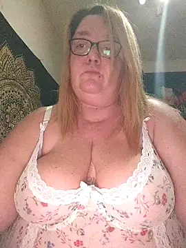 Snapshot of diosacurvy1984 chatting on February 5, 2026, 11:20 pm diosacurvy1984 online show from February 5, 2026, 11:20 pm