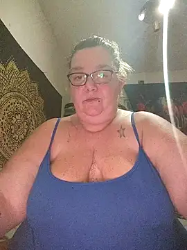 Snapshot of diosacurvy1984 chatting on February 17, 2026, 10:49 pm diosacurvy1984 online show from February 17, 2026, 10:49 pm