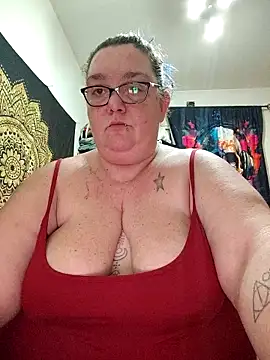 diosacurvy1984 online show from March 26, 2026, 6:46 pm