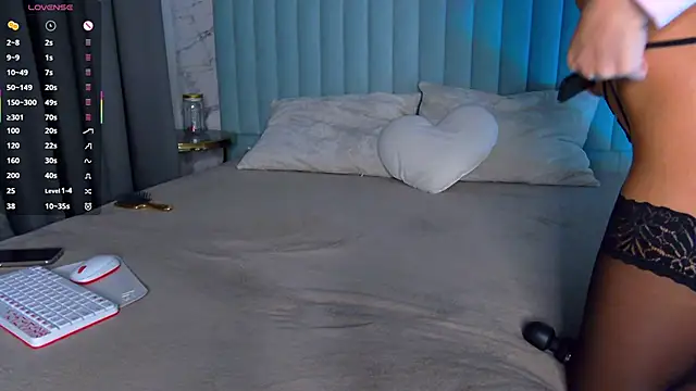 Snapshot of AmberShays chatting on November 16, 2025, 4:23 pm AmberShays online show from November 16, 2025, 4:23 pm