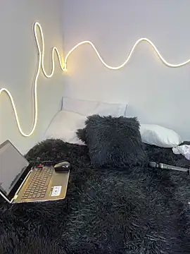 Michell sr online show from March 7, 2025, 4:57 am