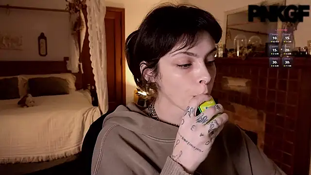 bunnierotten online show from February 4, 2025, 6:06 pm