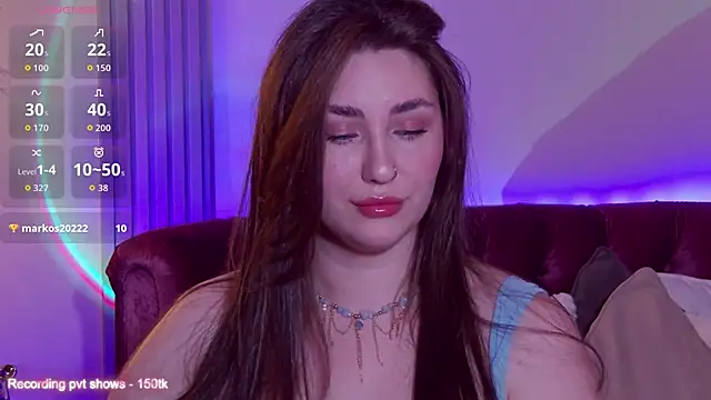 KiraBarlows online show from December 1, 2025, 8:47 pm