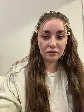 KiraBarlows online show from February 27, 2026, 7:14 pm