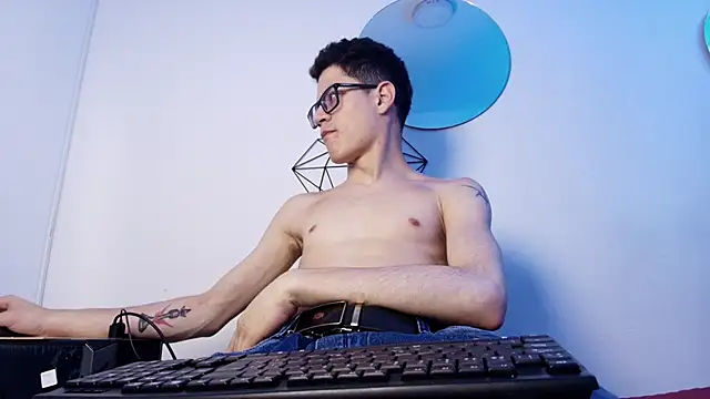 wolfandsky online show from September 20, 2025, 11:33 am