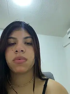 AmandaBrooks 18 online show from April 19, 2026, 4:12 am