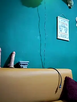 ilonna2025 online show from November 14, 2025, 11:02 pm