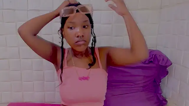 EroticSexyPrada online show from April 14, 2026, 6:36 pm