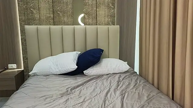 SusannJohnson online show from March 13, 2026, 12:28 am