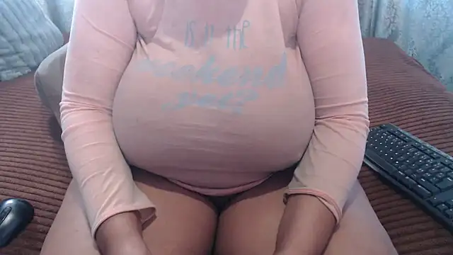 Snapshot of BUBBLYBUNNYxx chatting on May 29, 2026, 5:27 am BUBBLYBUNNYxx online show from May 29, 2026, 5:27 am