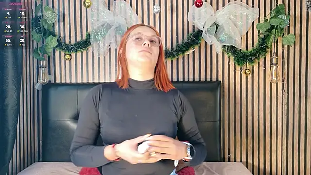 Sophie new25 online show from December 1, 2025, 1:27 pm